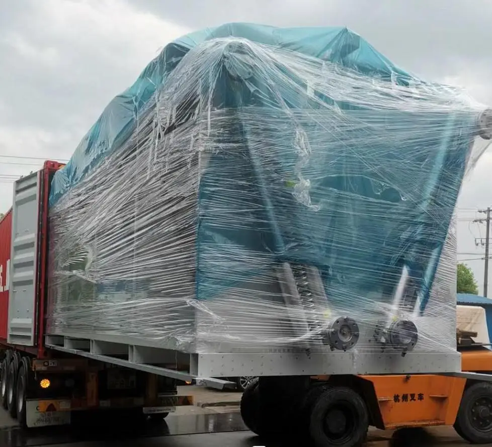 loading in container.jpg